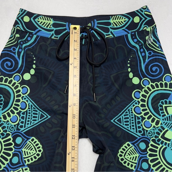 Lunafide Board Shorts Men’s Medium 21” Length Polynesian Design Like New! - Picture 9 of 13